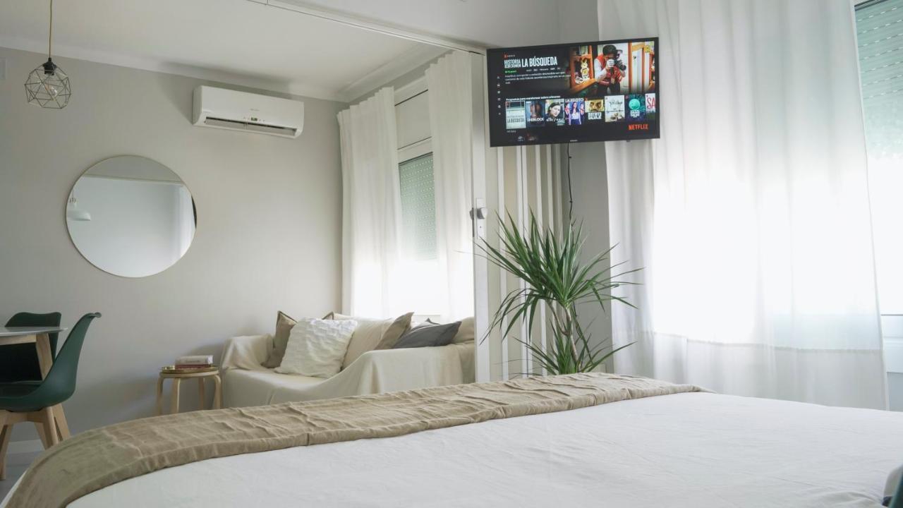 At Home, In The Heart Of 시체스 외부 사진